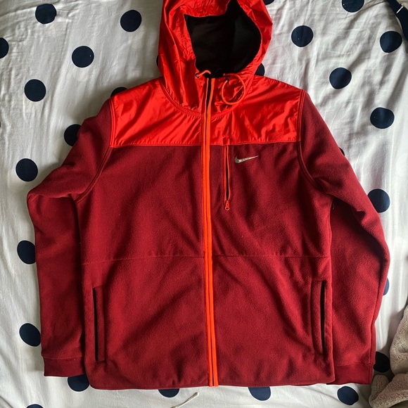nike red windbreaker mens
